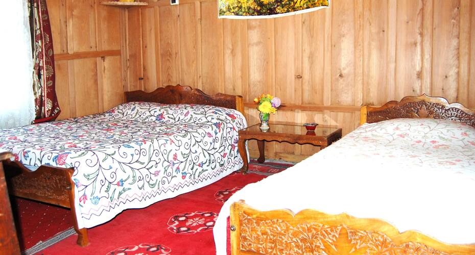 Pride of India Houseboat, Srinagar 5